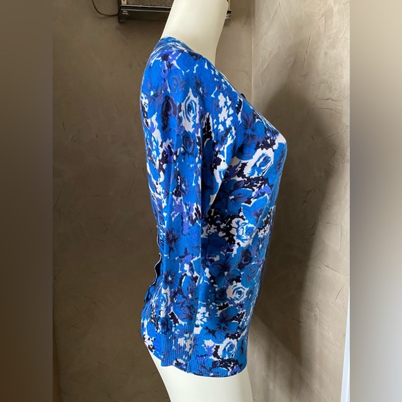 Boden wool sweater pullover floral blue jumper buttoned back navy, size 6 - Picture 3 of 12